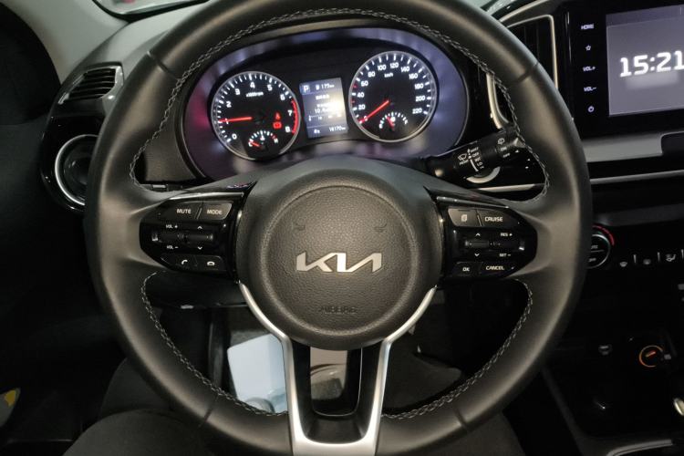 Used Kia kx1 Stonic 2021 1.4L CVT Sunroof Model Steering Wheel