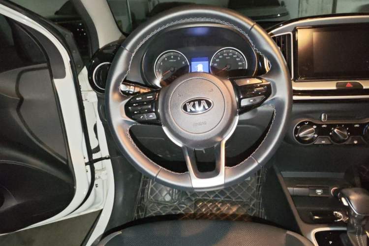 Used Kia kx1 Stonic 2021 1.4L Automatic Fun Edition Steering Wheel