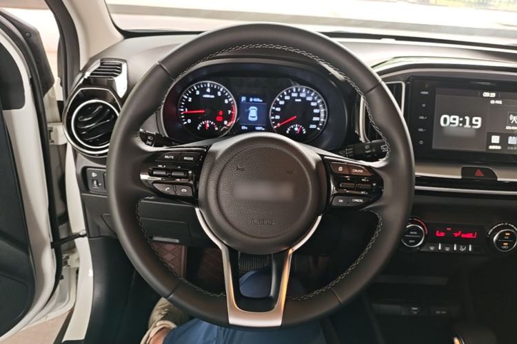 Used Kia kx1 Stonic 2021 1.4L CVT Sunroof Model Steering Wheel