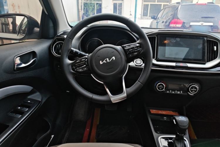 Used Kia kx1 Stonic 2021 1.4L CVT Sunroof Model Steering Wheel