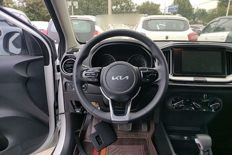 Used Kia kx1 Stonic 2021 1.4L CVT Fun Edition Steering Wheel