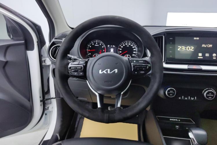 Used Kia kx1 Stonic 2021 1.4L CVT Sunroof Model Steering Wheel