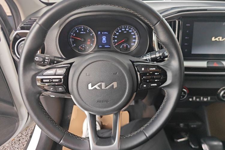 Used Kia kx1 Stonic 2021 1.4L CVT Sunroof Model Steering Wheel