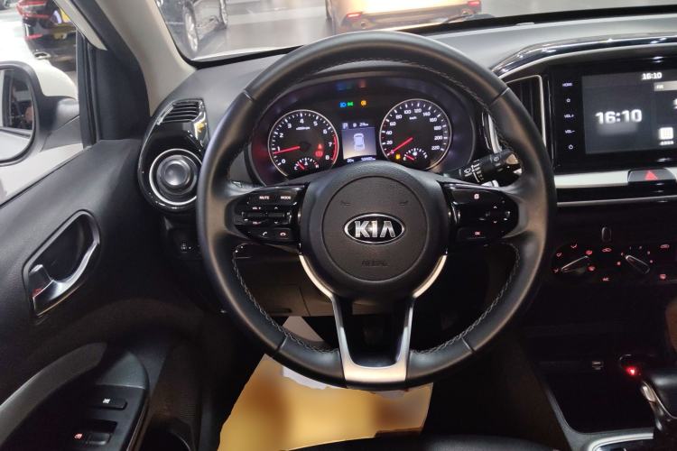 Used Kia kx1 Stonic 2021 1.4L Automatic Fun Edition Steering Wheel