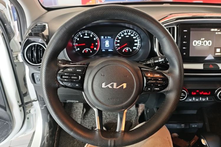 Used Kia kx1 Stonic 2021 1.4L CVT Sunroof Model Steering Wheel