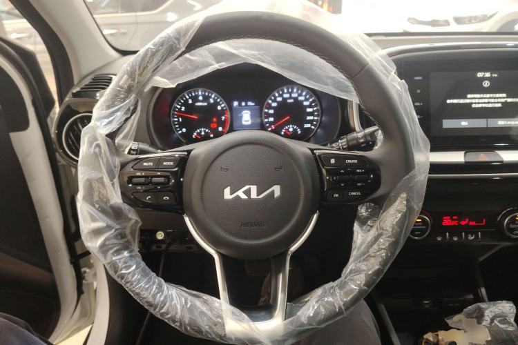 Used Kia kx1 Stonic 2021 1.4L CVT Sunroof Model Steering Wheel