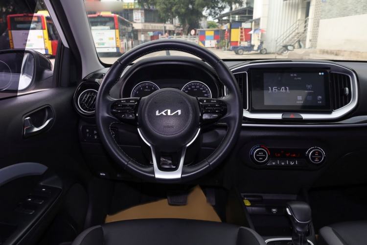 Used Kia kx1 Stonic 2021 1.4L CVT Fun & Sunroof Model Steering Wheel