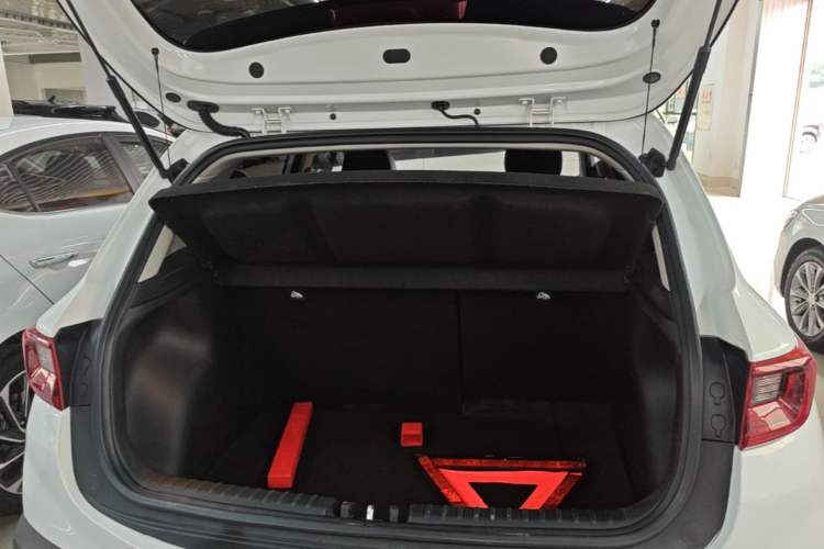 Used Kia kx1 Stonic 2021 1.4L CVT Fun & Sunroof Model Trunk