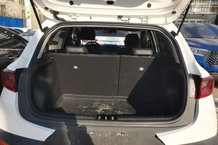 Used Kia kx1 Stonic 2021 1.4L CVT Fun Edition Trunk