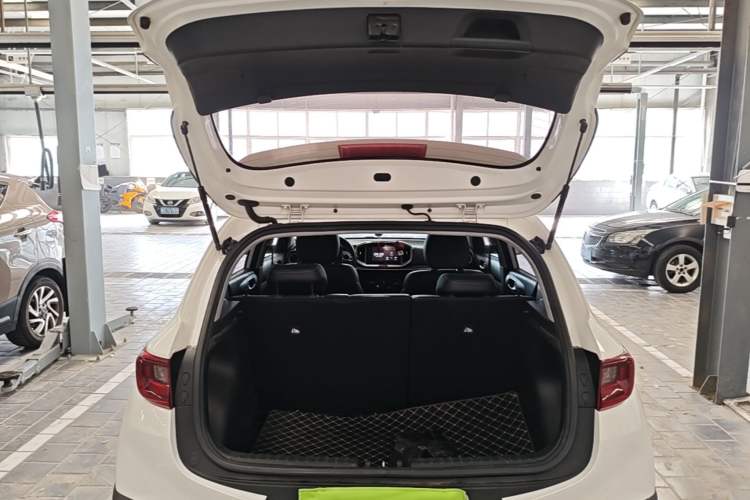 Used Kia kx1 Stonic 2021 1.4L CVT Fun Edition Trunk