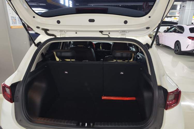 Used Kia kx1 Stonic 2021 1.4L CVT Fun Edition Trunk