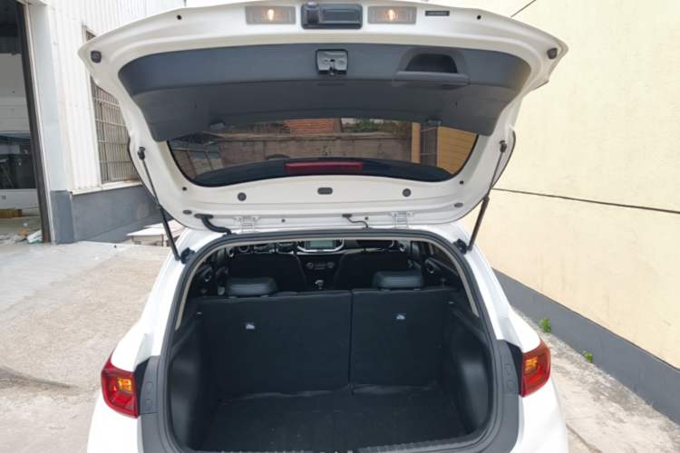 Used Kia kx1 Stonic 2021 1.4L CVT Sunroof Model Trunk