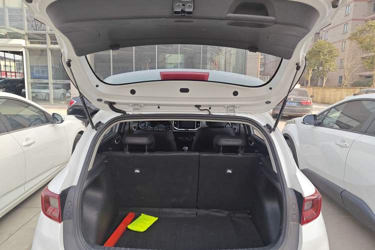 Used Kia kx1 Stonic 2021 1.4L CVT Fun Edition Trunk