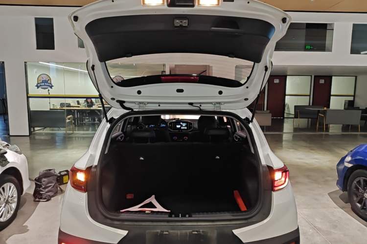Used Kia kx1 Stonic 2021 1.4L Automatic Fun & Sport Edition Trunk
