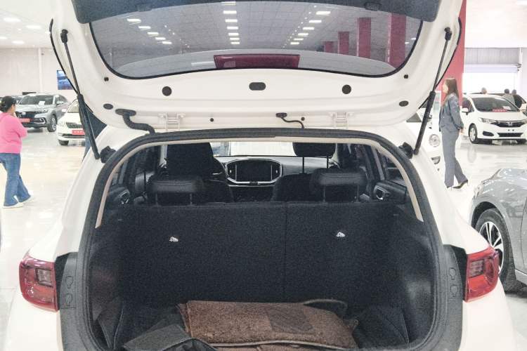 Used Kia kx1 Stonic 2021 1.4L CVT Fun Edition Trunk