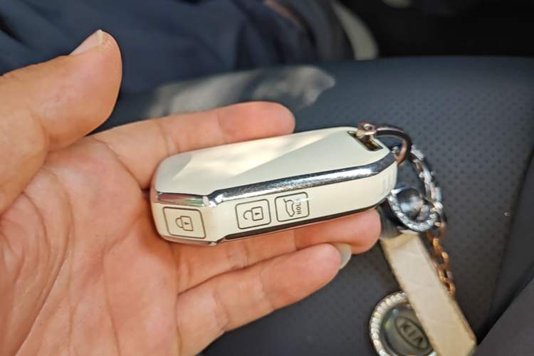 Used Kia kx1 Stonic 2021 1.4L CVT Sunroof Model Vehicle Key