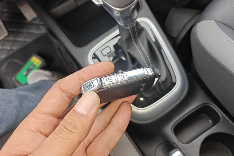 Used Kia kx1 Stonic 2021 1.4L CVT Sunroof Model Vehicle Key