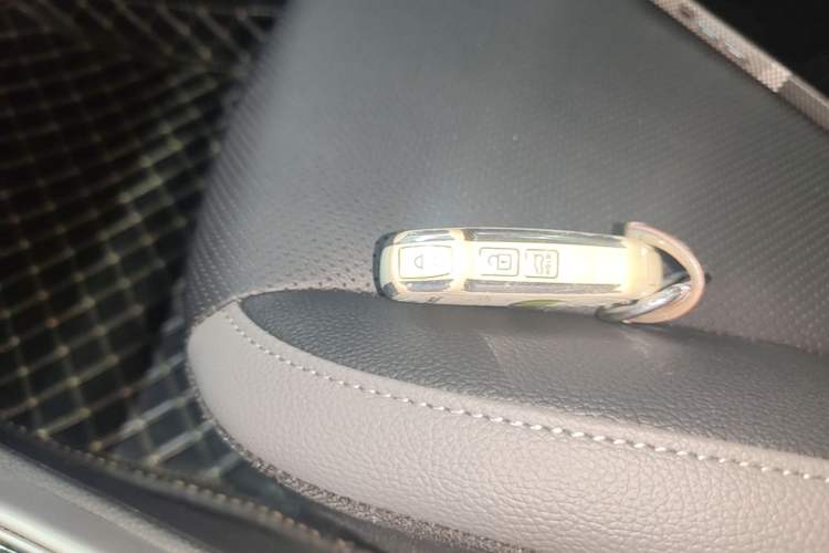 Used Kia kx1 Stonic 2021 1.4L CVT Fun Edition Vehicle Key
