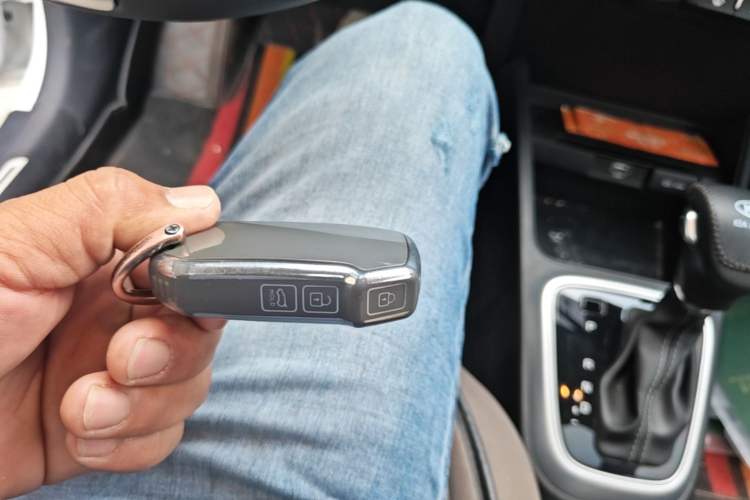 Used Kia kx1 Stonic 2021 1.4L CVT Sunroof Model Vehicle Key