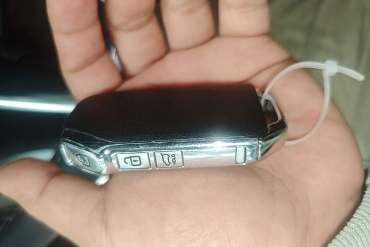 Used Kia kx1 Stonic 2021 1.4L CVT Fun Edition Vehicle Key