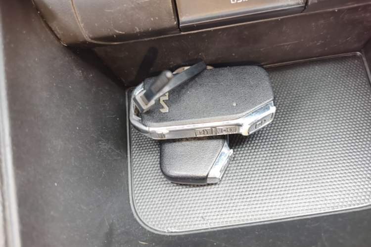 Used Kia kx1 Stonic 2021 1.4L CVT Sunroof Model Vehicle Key