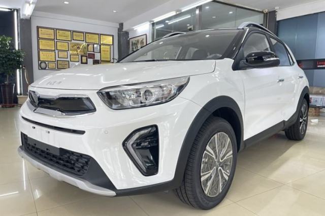 Used Kia kx1 Stonic 2021 1.4L CVT Sunroof Model