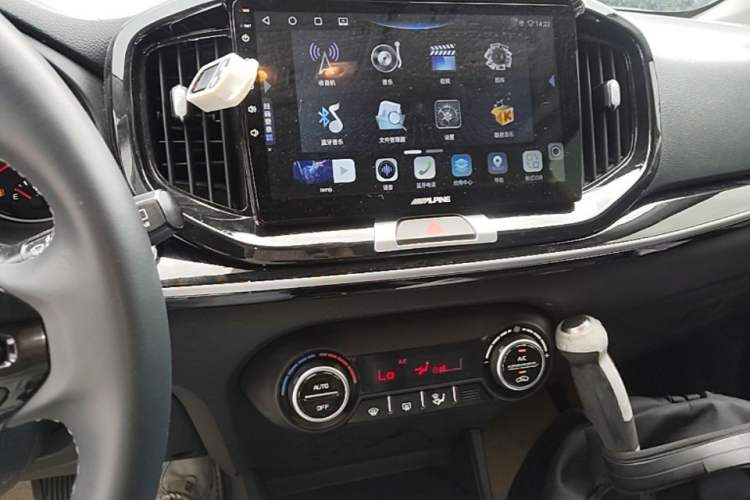 Used Kia kx1 Stonic 2021 1.4L CVT Fun & Sunroof Model Audio And AC Panel