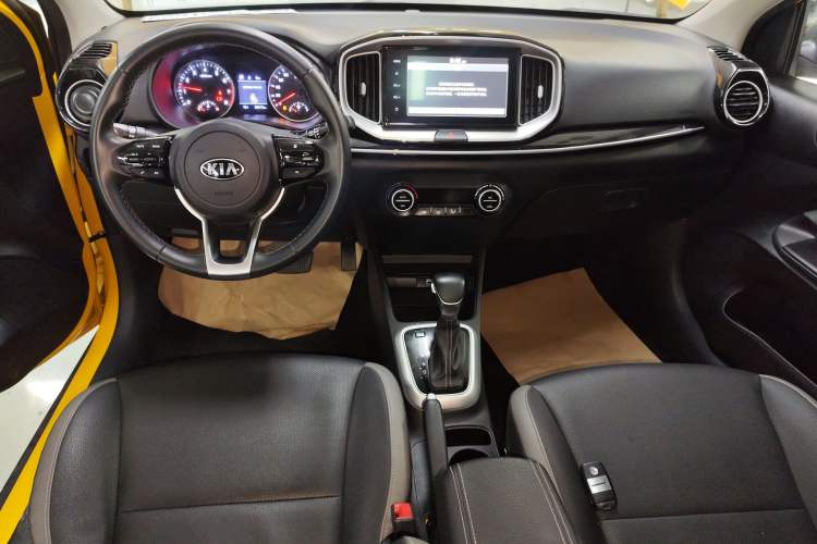 Used Kia kx1 Stonic 2021 1.4L Automatic Fun & Sport Edition Audio And AC Panel
