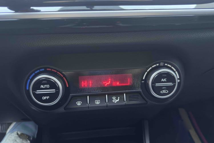 Used Kia kx1 Stonic 2021 1.4L CVT Sunroof Model Audio And AC Panel