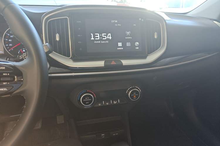 Used Kia kx1 Stonic 2021 1.4L CVT Fun & Sunroof Model Audio And AC Panel