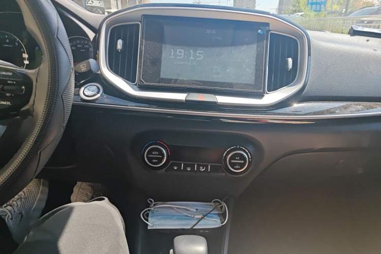 Used Kia kx1 Stonic 2021 1.4L CVT Fun & Sunroof Model Audio And AC Panel