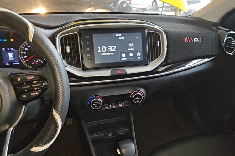 Used Kia kx1 Stonic 2021 1.4L CVT Fun & Sunroof Model Audio And AC Panel
