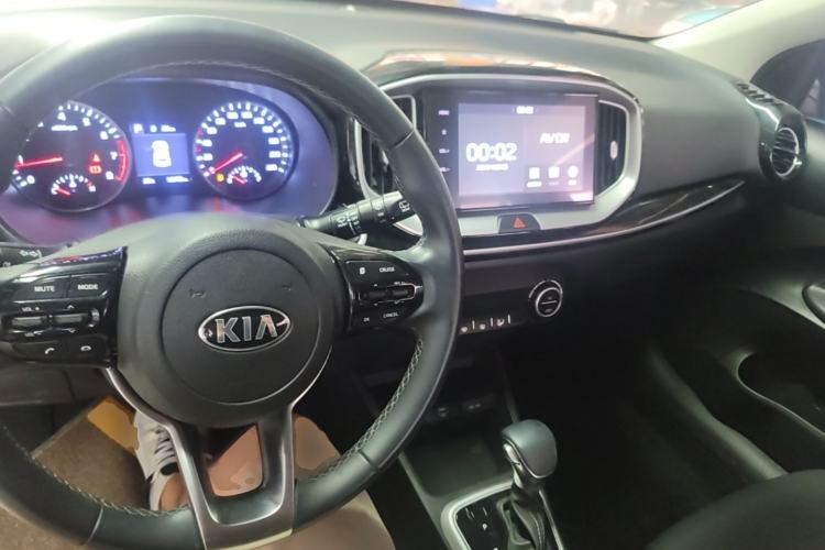 Used Kia kx1 Stonic 2021 1.4L CVT Fun & Sunroof Model Center Console