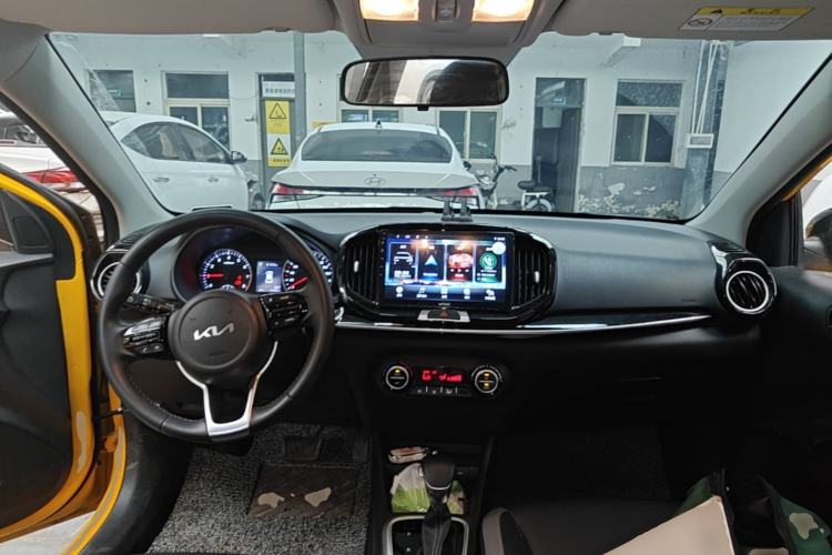 Used Kia kx1 Stonic 2021 1.4L CVT Sunroof Model Center Console