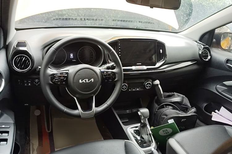 Used Kia kx1 Stonic 2021 1.4L CVT Fun & Sunroof Model Center Console