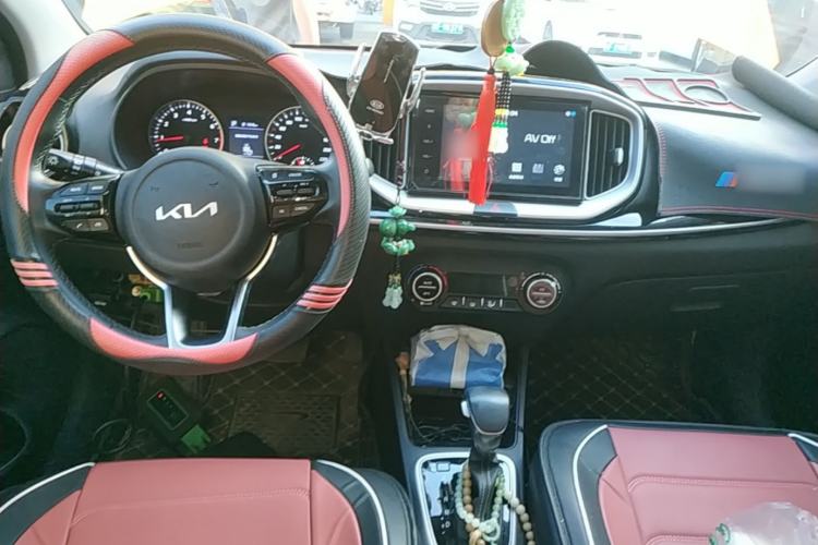 Used Kia kx1 Stonic 2021 1.4L CVT Sunroof Model Center Console