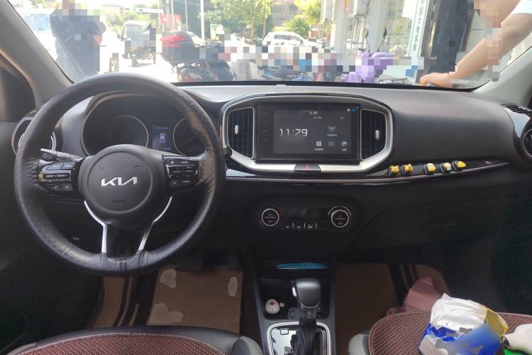 Used Kia kx1 Stonic 2021 1.4L CVT Fun & Sunroof Model Center Console