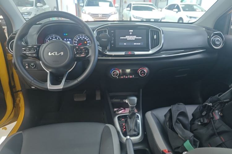 Used Kia kx1 Stonic 2021 1.4L CVT Sunroof Model Center Console