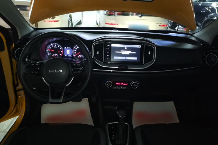 Used Kia kx1 Stonic 2021 1.4L CVT Sunroof Model Center Console