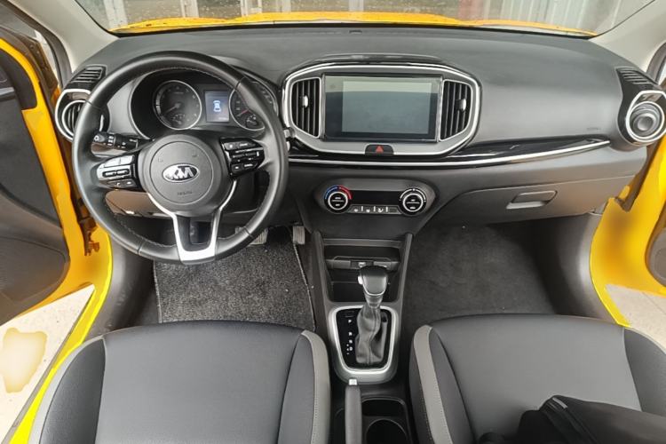 Used Kia kx1 Stonic 2021 1.4L CVT Fun & Sunroof Model Center Console