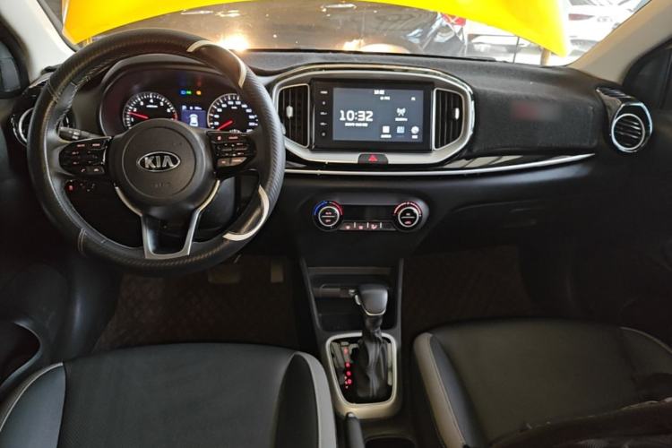 Used Kia kx1 Stonic 2021 1.4L CVT Fun & Sunroof Model Center Console