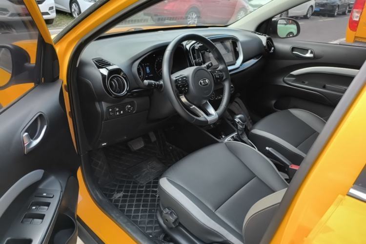 Used Kia kx1 Stonic 2021 1.4L Automatic Fun & Sport Edition Driver Seat