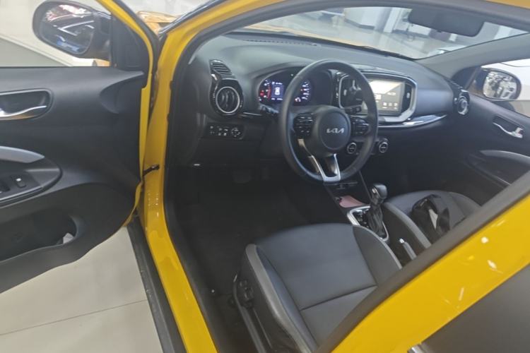 Used Kia kx1 Stonic 2021 1.4L CVT Sunroof Model Driver Seat