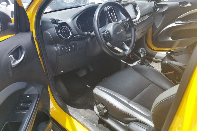 Used Kia kx1 Stonic 2021 1.4L CVT Sunroof Model Driver Seat