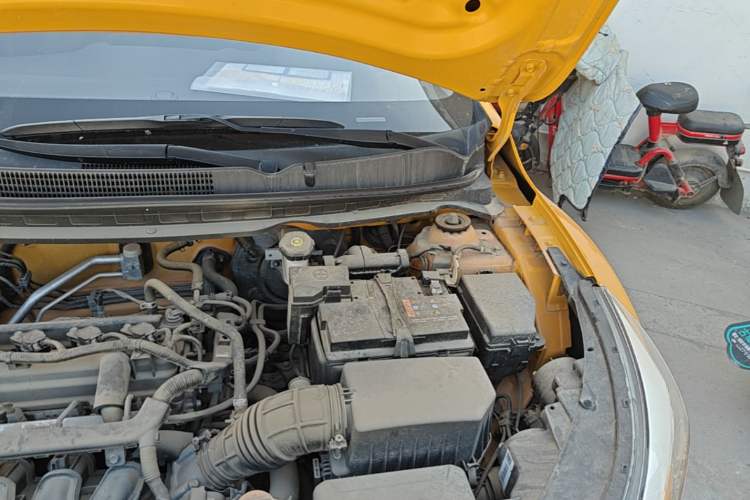 Used Kia kx1 Stonic 2021 1.4L CVT Sunroof Model Engine Bay Left