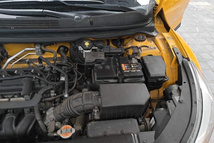 Used Kia kx1 Stonic 2021 1.4L CVT Sunroof Model Engine Bay Left