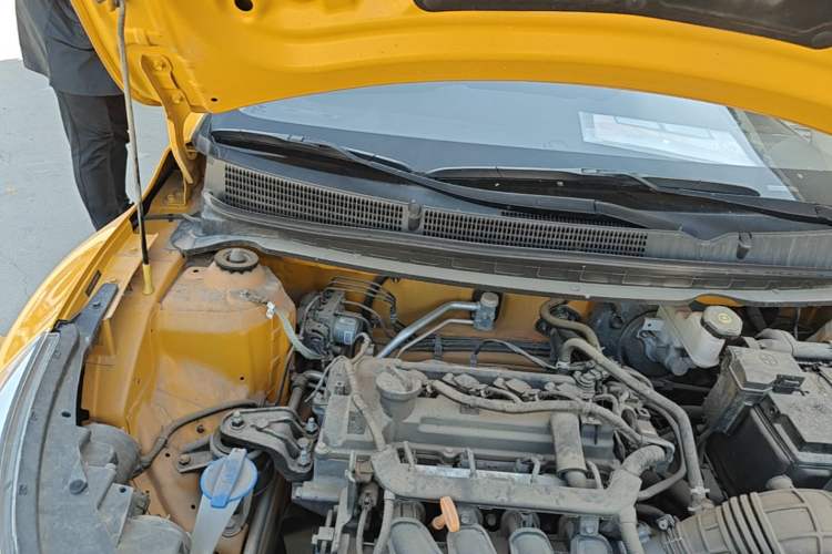 Used Kia kx1 Stonic 2021 1.4L CVT Sunroof Model Engine Bay Right