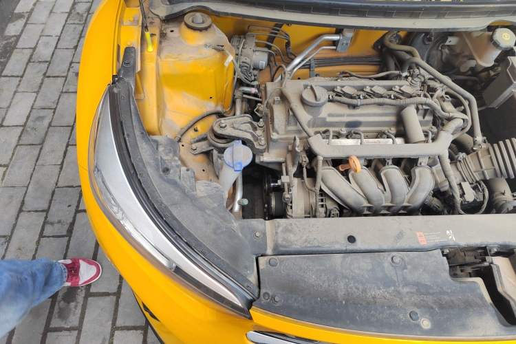 Used Kia kx1 Stonic 2021 1.4L CVT Fun & Sunroof Model Engine Bay Right