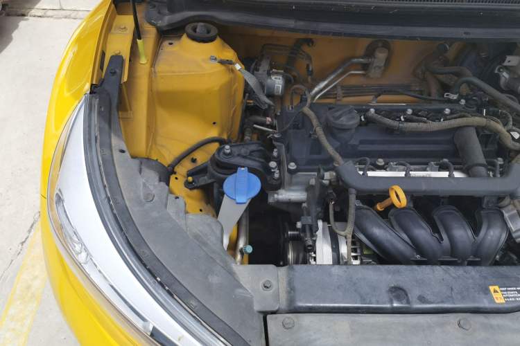 Used Kia kx1 Stonic 2021 1.4L CVT Sunroof Model Engine Bay Right