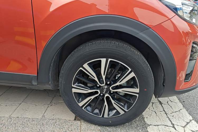 Used Kia kx1 Stonic 2021 1.4L CVT Sunroof Model Exterior 7